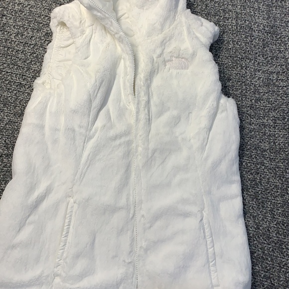 The North Face Mossbud white reversible vest swirl faux fur - Picture 8 of 13